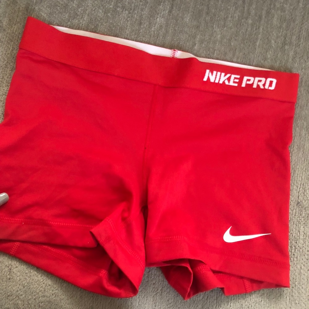 Nike pro shorts size small